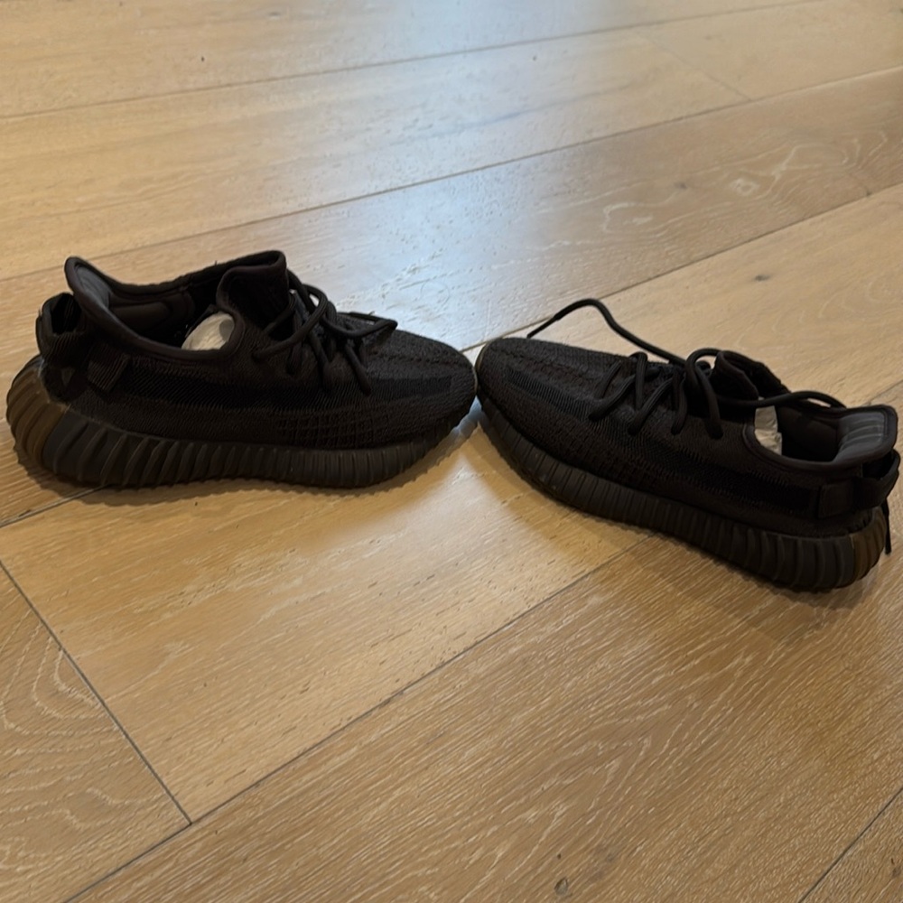 Yeezy boost fy2903 cinder. Barely worn for sale. 5 and a half